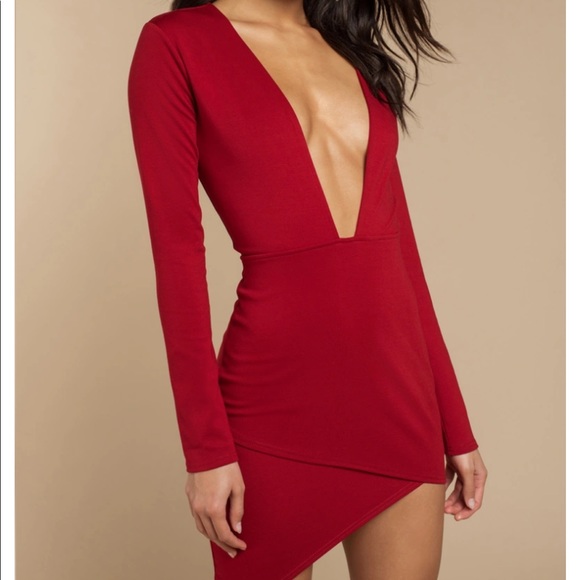 ❤️ NWT! Tobi Marianne Plunging Neck Asymmetrical Bodycon Dress Size Medium - Picture 2 of 9
